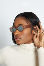 Load image into Gallery viewer, Le Chic Cadre