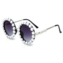 Load image into Gallery viewer, Clutch My Pearls Vintage Round Frame Sunglasses
