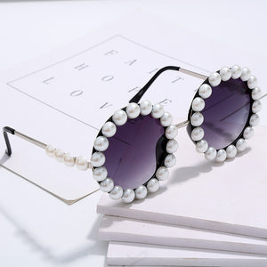 Clutch My Pearls Vintage Round Frame Sunglasses